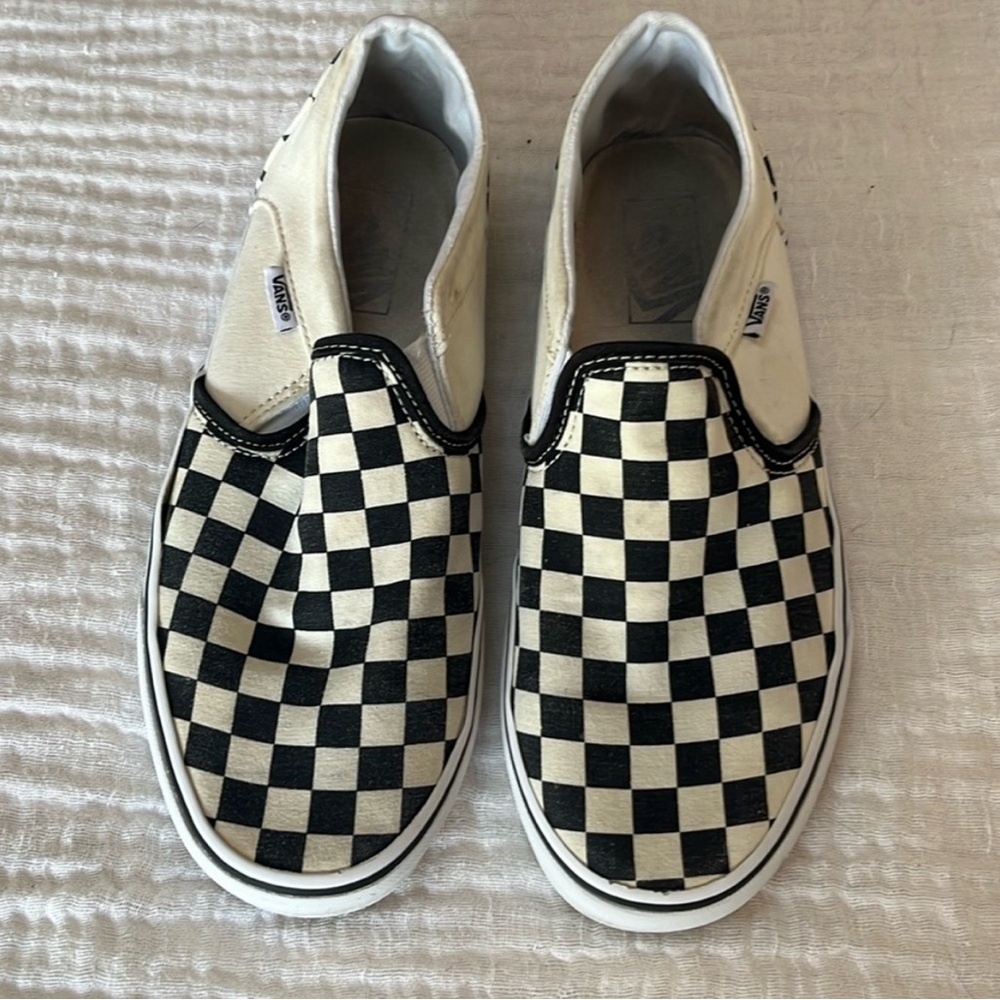 Classic checkered vans slip on
